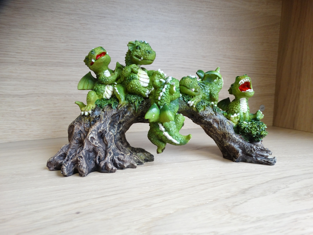 5 Playing dragons on tree - 22cm