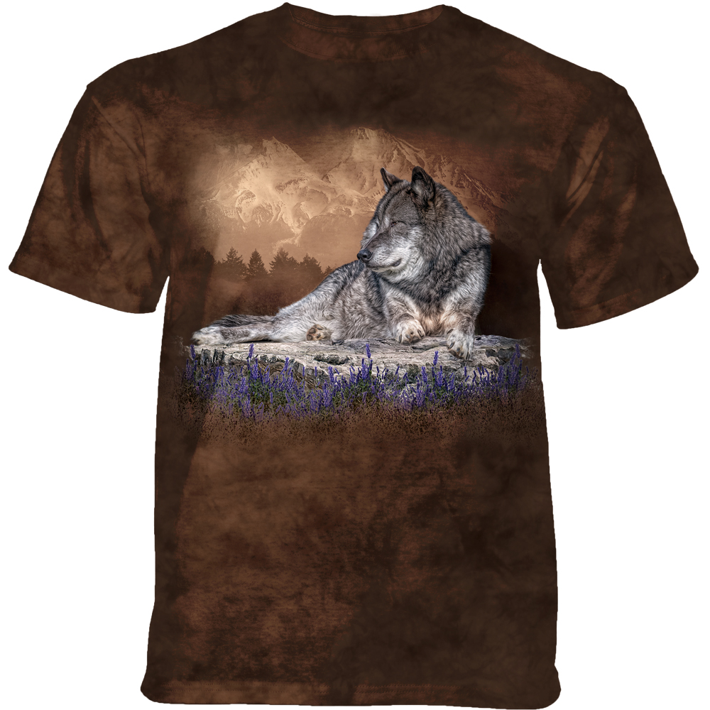 Distant Mountains Wolf