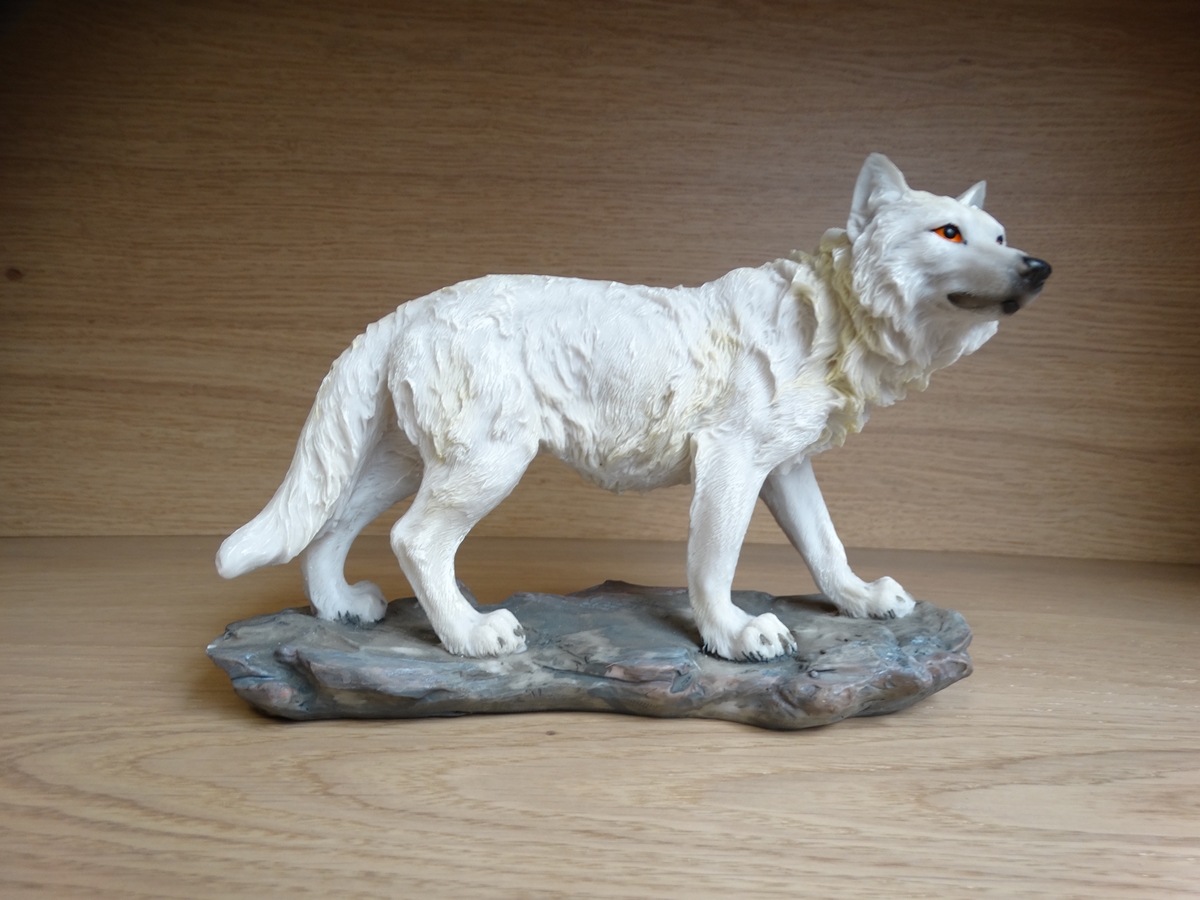 White Wolf standing - 21*9*15cm