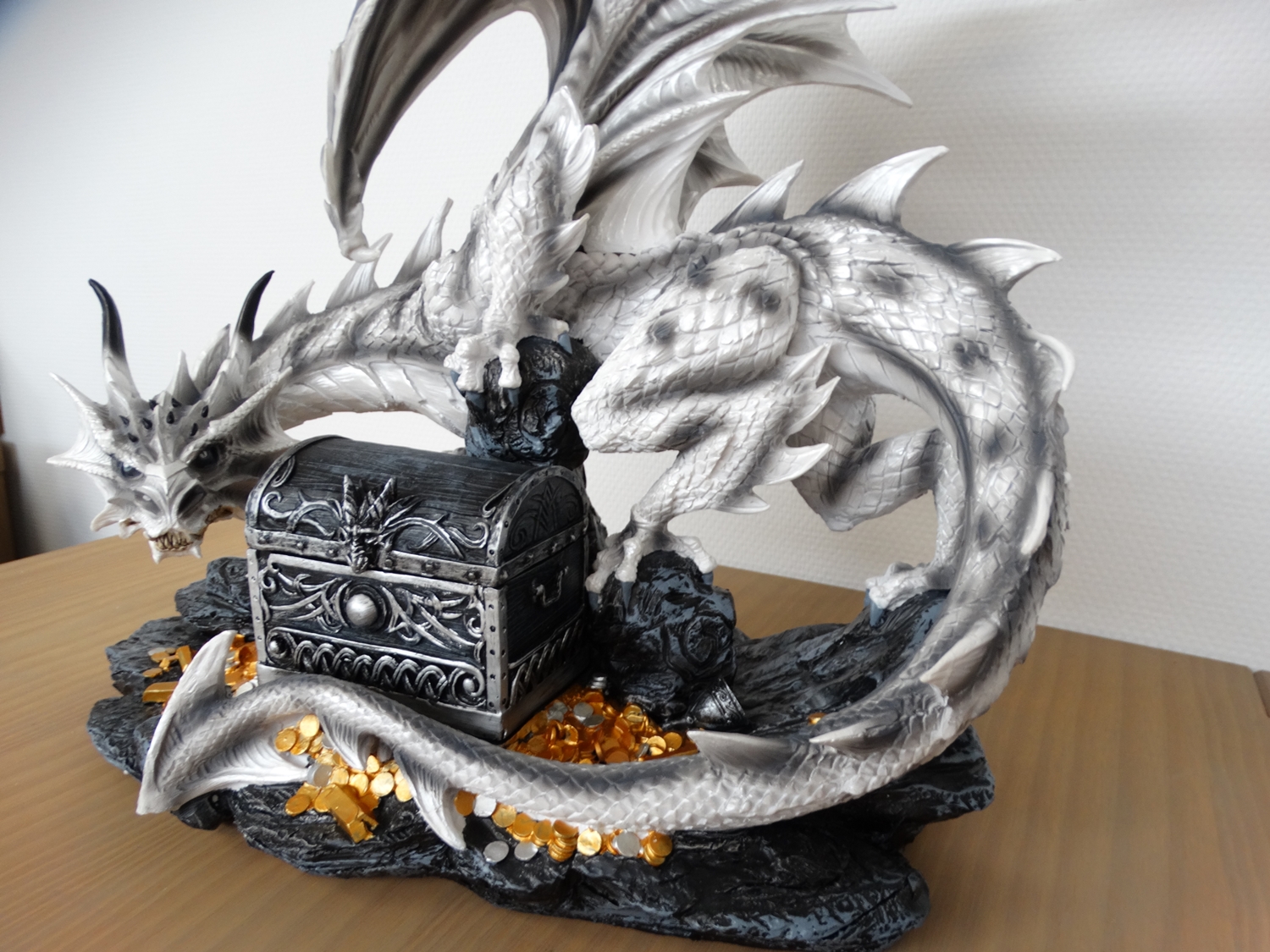 Dragon Treasure White