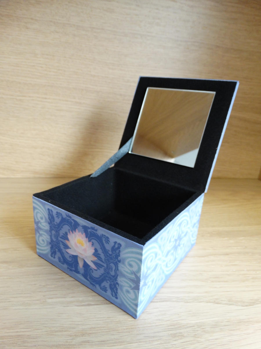 Realm of Tranquility Mirror Box
